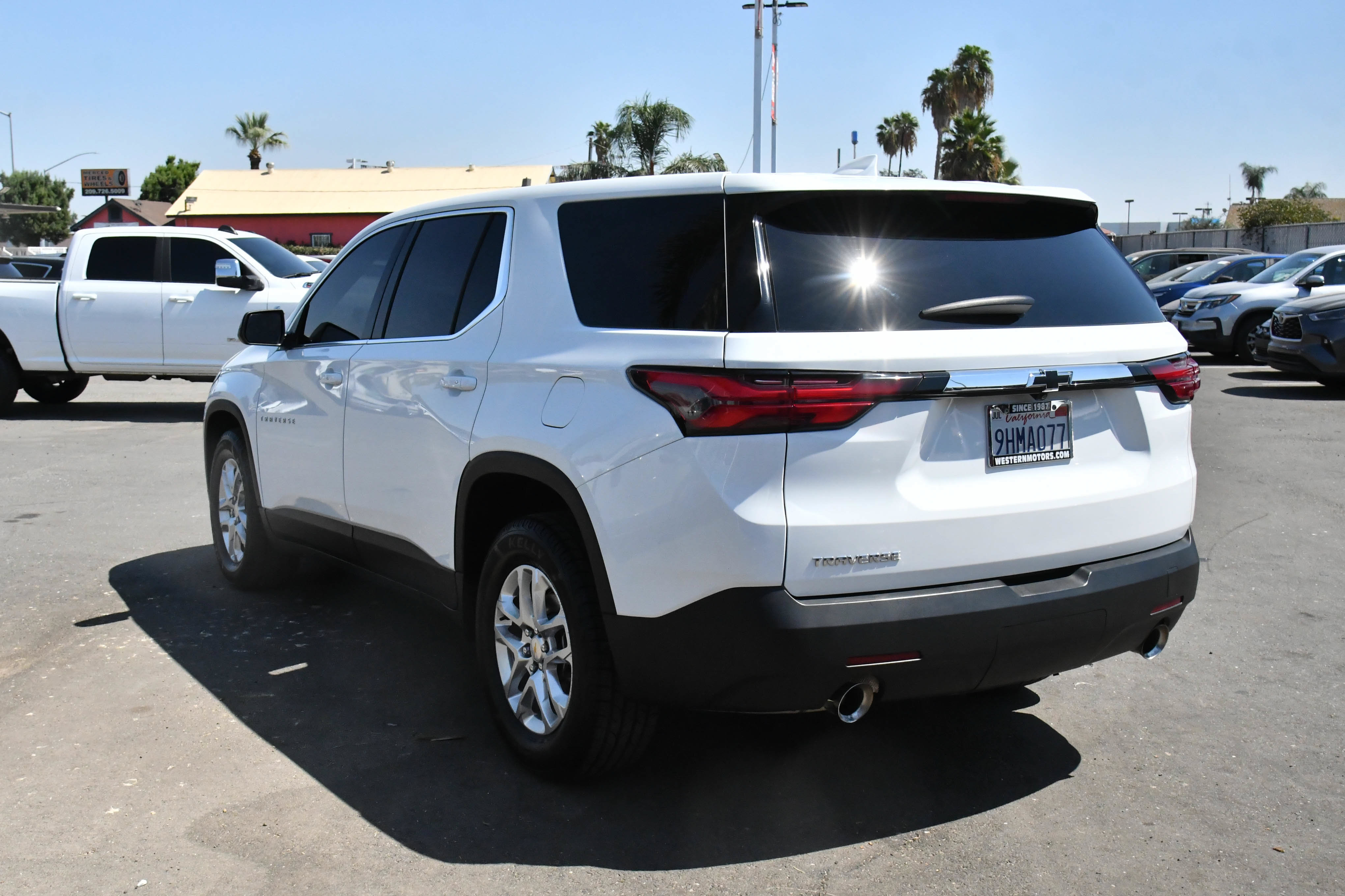 Used 2023 Chevrolet Traverse LS w/ LPO, Cargo Package FWD image 6