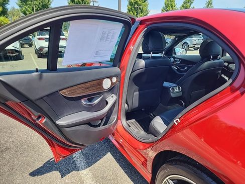 Used 2018 Mercedes-Benz C 300 4MATIC Sedan image 16