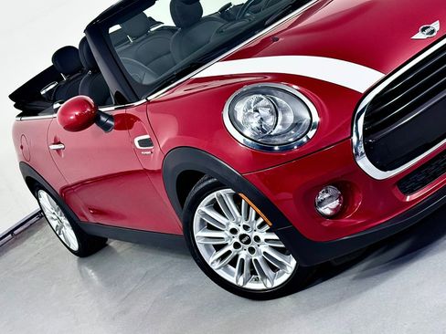 Used 2018 MINI Cooper Convertible image 4