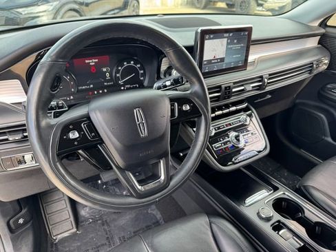 Used 2022 Lincoln Corsair Standard w/ Premium Package image 3