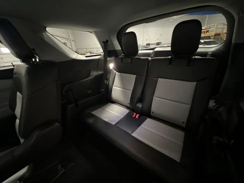 Used 2023 Ford Explorer XLT w/ Equipment Group 202A image 27