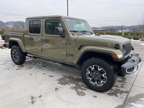 New 2026 Jeep Gladiator Sport image 30