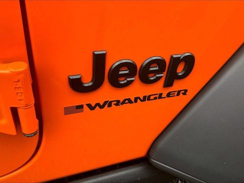 Certified 2025 Jeep Wrangler Sport AWD/4WD image 8