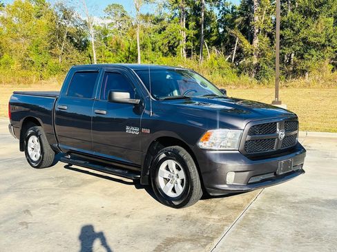Used 2017 RAM 1500 Express image 3