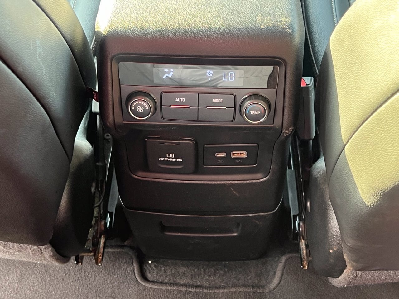 Used 2023 GMC Acadia SLT AWD/4WD image 21
