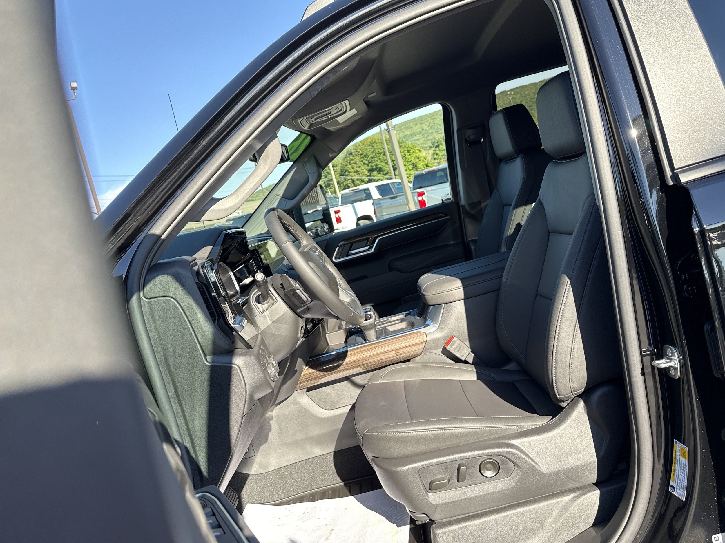 New 2026 Chevrolet Silverado 1500 RST w/ All Star Edition Plus AWD/4WD image 15