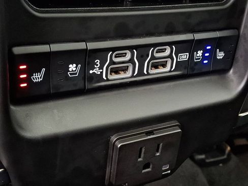 Used 2020 RAM 1500 Limited image 10