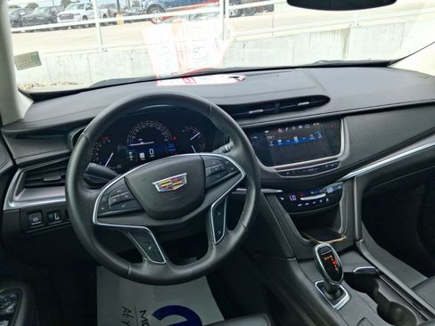 Used 2017 Cadillac XT5 Luxury FWD image 12