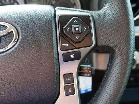 Used 2022 Toyota Tacoma SR5 AWD/4WD image 18