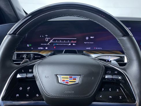 Certified 2025 Cadillac Escalade Premium Luxury Platinum image 3