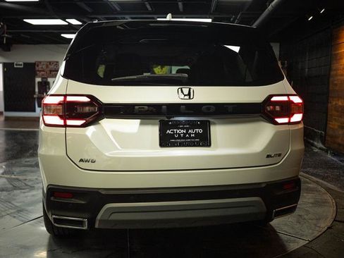 Used 2023 Honda Pilot Elite image 6