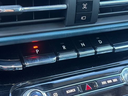 Used 2021 Lincoln Corsair Reserve w/ Equipment Group 201A image 22