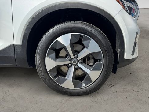 Used 2023 Volvo XC40 B5 Plus w/ Climate Package AWD/4WD image 9