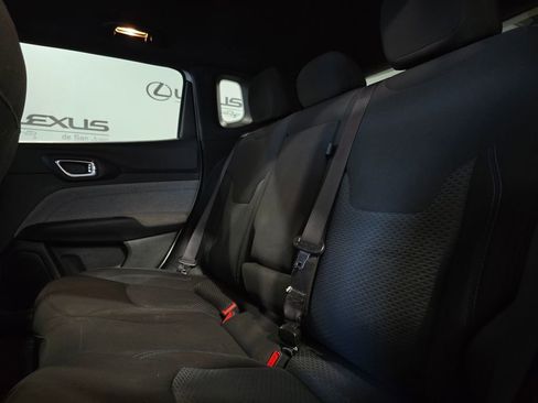 Used 2023 Jeep Compass Sport image 27