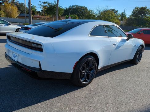 Used 2025 Dodge Charger R/T w/ Quick Order Package 25M R/T image 4