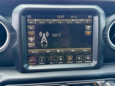 Used 2023 Jeep Wrangler Unlimited Sahara w/ Cold Weather Group AWD/4WD image 15