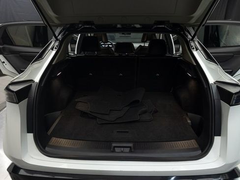 Used 2023 Nissan Ariya AWD image 15