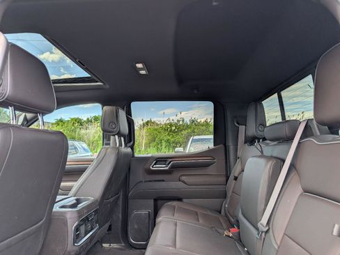 Used 2024 GMC Sierra 1500 Denali w/ Technology Package AWD/4WD image 14