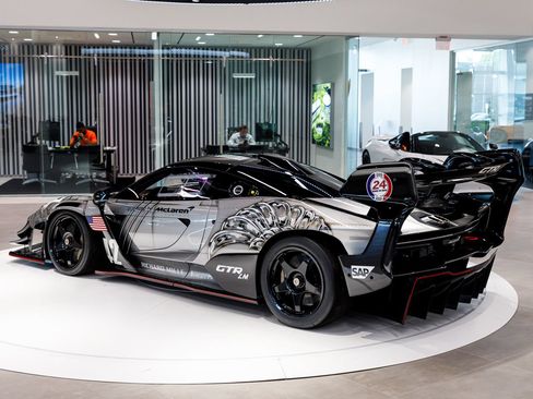 Used 2020 McLaren Senna RWD image 12