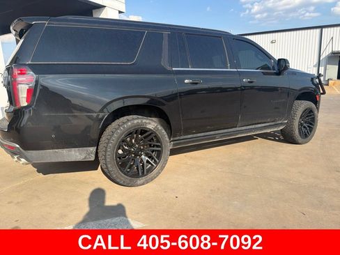 Used 2024 Chevrolet Suburban High Country w/ Advanced Technology Package AWD/4WD image 3