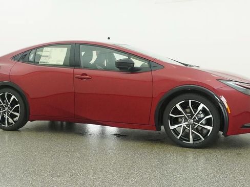 New 2026 Toyota Prius Plug-In Hybrid FWD image 28
