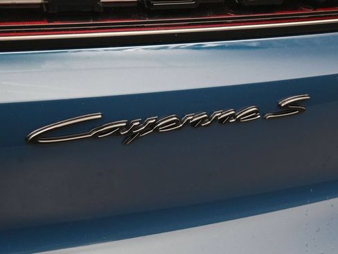 Certified 2025 Porsche Cayenne S AWD/4WD image 9