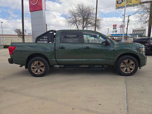 Used 2024 Nissan Titan SV w/ SV Bronze Edition Package image 2