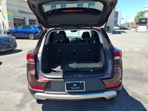 Used 2023 Chevrolet TrailBlazer LT w/ Convenience Package AWD/4WD image 12