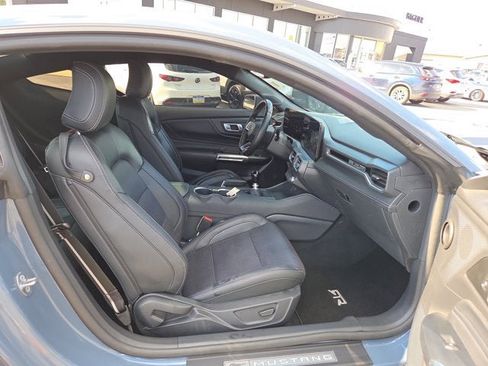 Used 2025 Ford Mustang GT Premium w/ GT Performance Package RWD image 19