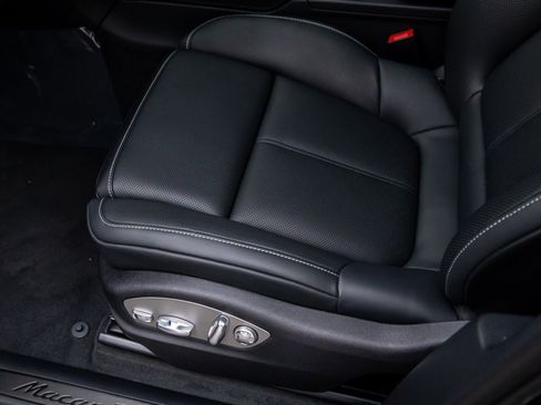 New 2026 Porsche Macan Turbo image 17