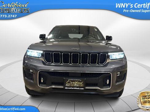 Used 2022 Jeep Grand Cherokee Overland w/ Luxury Tech Group IV AWD/4WD image 2
