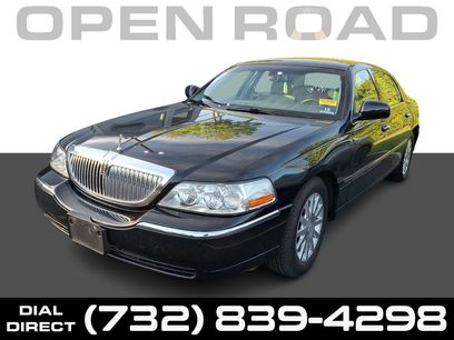 Used 2006 Lincoln Town Car Signature