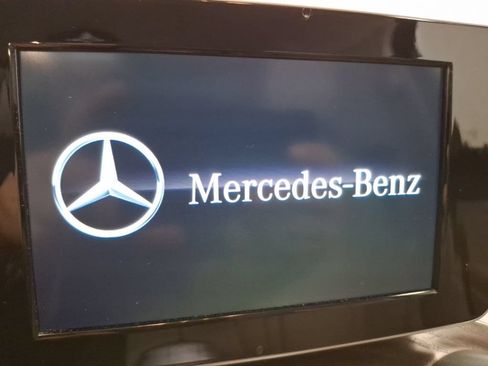 Used 2019 Mercedes-Benz GLC 300 4MATIC image 23