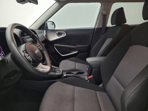 Used 2023 Kia Soul LX FWD image 17