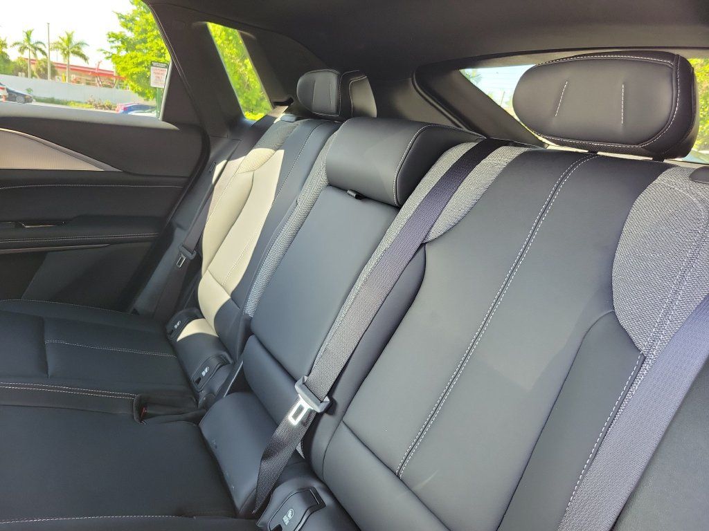 Used 2024 Cadillac Lyriq Tech RWD image 15