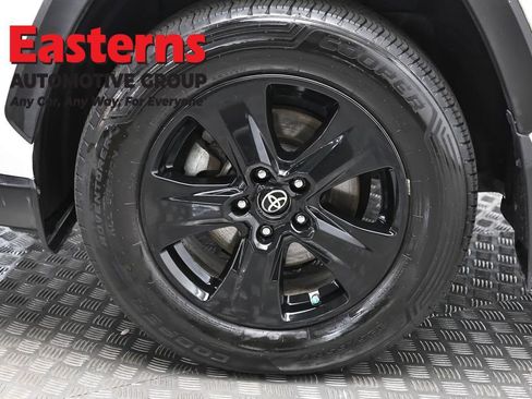 Used 2021 Toyota RAV4 LE image 33