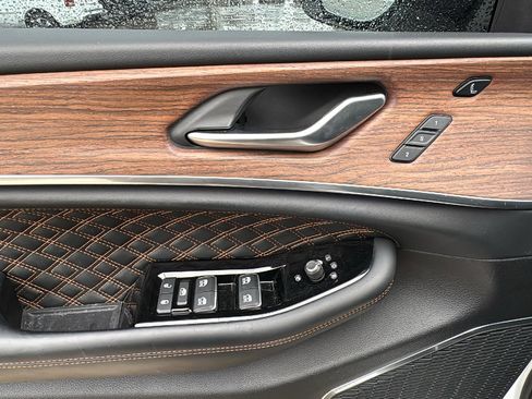 Used 2023 Jeep Grand Cherokee L Summit w/ High Altitude Package image 13