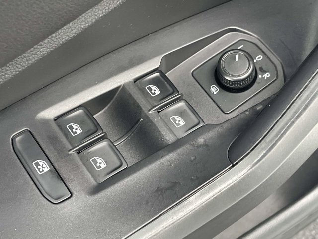 Used 2019 Volkswagen Jetta SEL Premium FWD image 15
