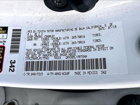 Used 2018 Toyota Tacoma TRD Off-Road w/ Technology Package AWD/4WD image 35