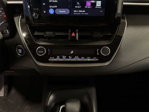 Used 2023 Toyota Corolla LE image 21