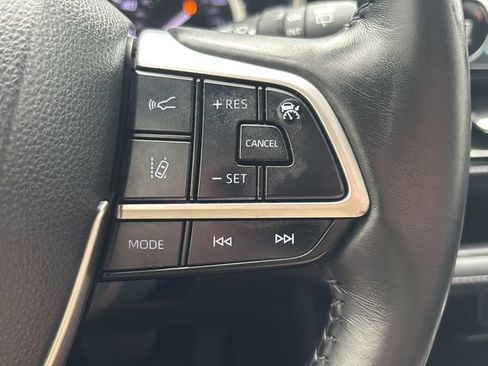 Used 2022 Toyota Highlander XSE FWD image 21