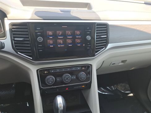 Certified 2023 Volkswagen Atlas SE w/ Panoramic Sunroof Package AWD/4WD image 21