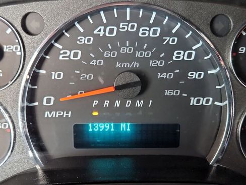 Used 2024 GMC Savana 2500 Work Van w/ Driver Convenience Package image 28