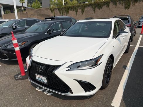 Certified 2024 Lexus ES 250 w/ Accessory Package (Z2) AWD/4WD image 1