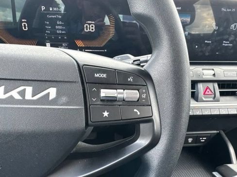 Used 2025 Kia K4 FWD image 31