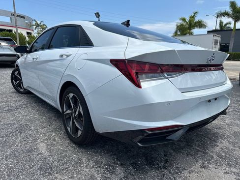 Used 2021 Hyundai Elantra Limited FWD image 3