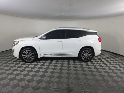 Used 2019 GMC Terrain Denali w/ Driver Alert Package II AWD/4WD image 2
