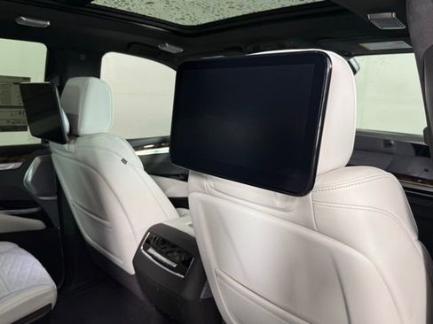 New 2026 Cadillac Escalade Platinum Sport w/ LPO, ONYX Package AWD/4WD image 33