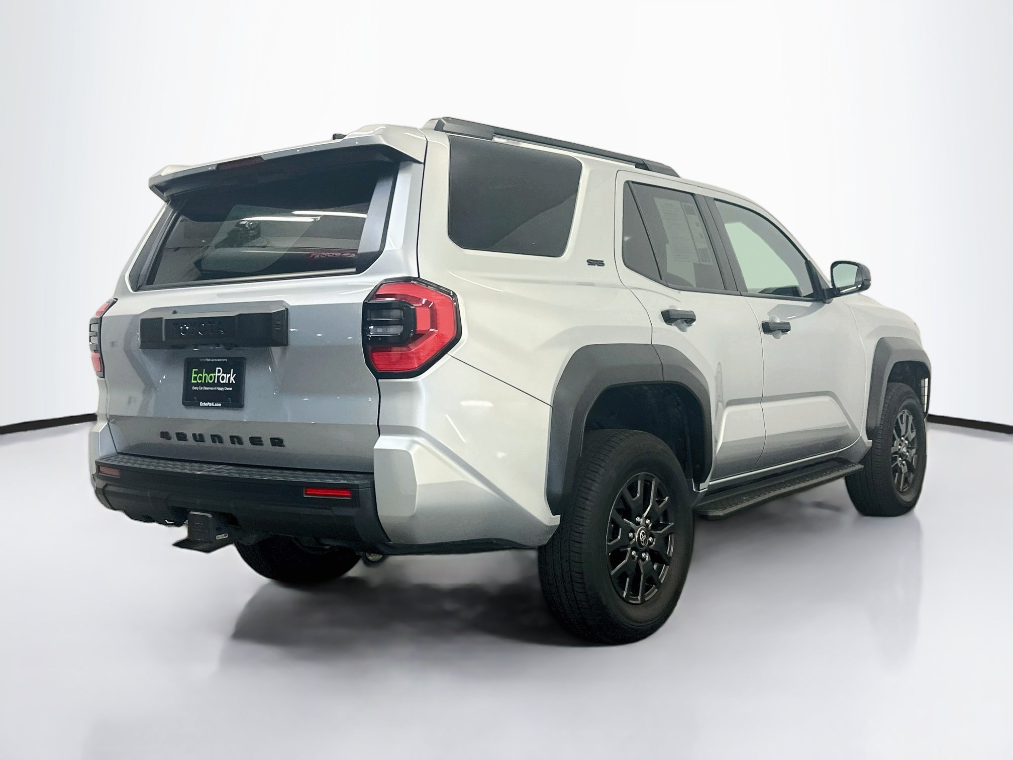 Used 2025 Toyota 4Runner SR5 AWD/4WD image 9