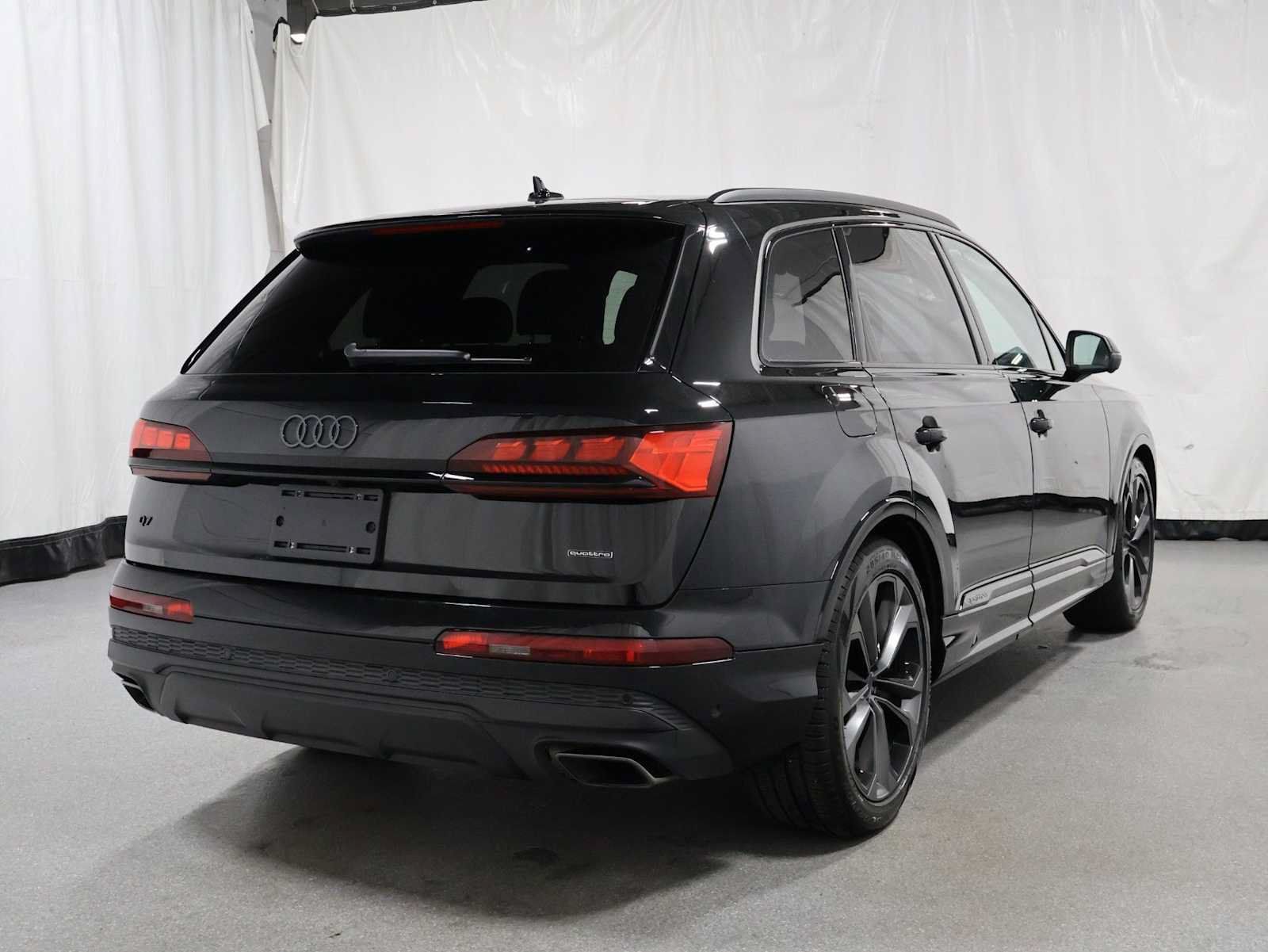 Used 2026 Audi Q7 3.0T Prestige w/ Prestige Package AWD/4WD image 9